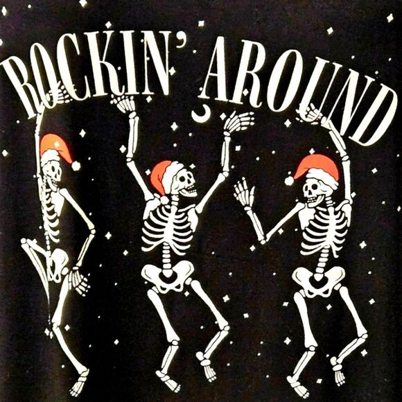 TORRIDβROCKIN AROUND DANCING SANTA SKULLS PJ SETS 3X-4X - Picture 4 of 15